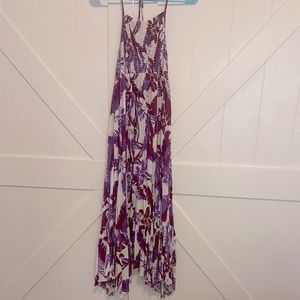 Adorable flow and colorful summer dress!
